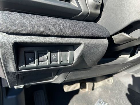 Used 2022 Subaru Outback Premium image 21