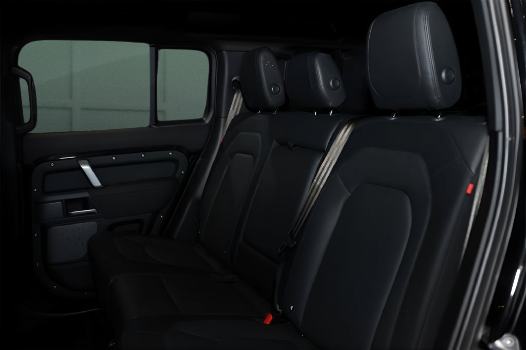 Used 2023 Land Rover Defender 110 X-Dynamic SE AWD/4WD image 13