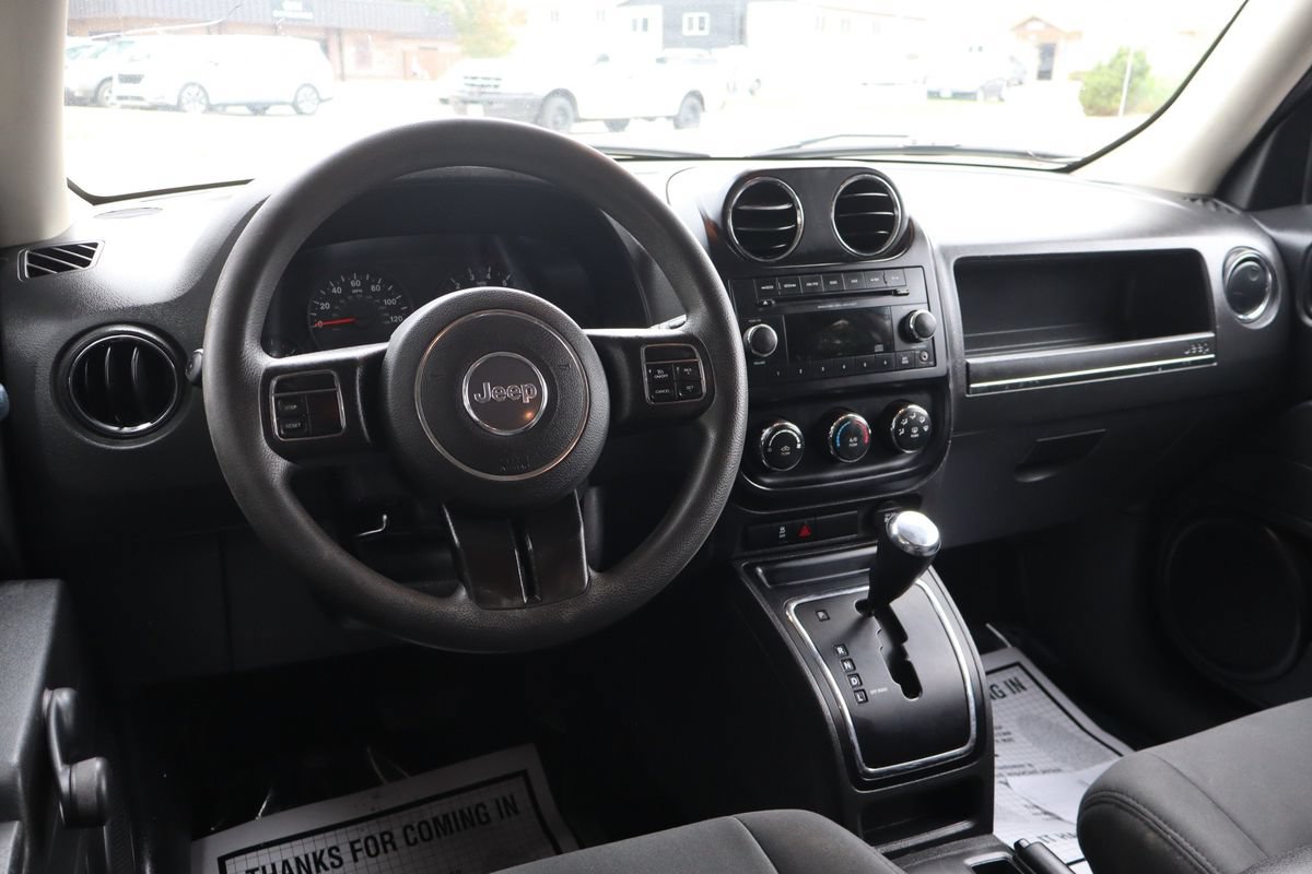 Used 2013 Jeep Patriot Sport AWD/4WD image 16