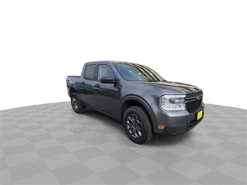 Used 2023 Ford Maverick XLT image 2