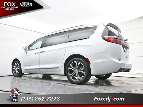 Used 2022 Chrysler Pacifica Pinnacle image 21
