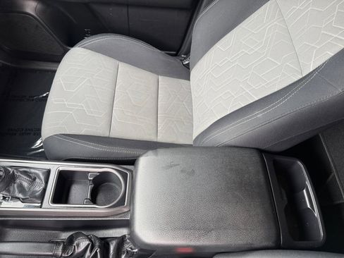 Used 2022 Toyota Tacoma TRD Off-Road image 14