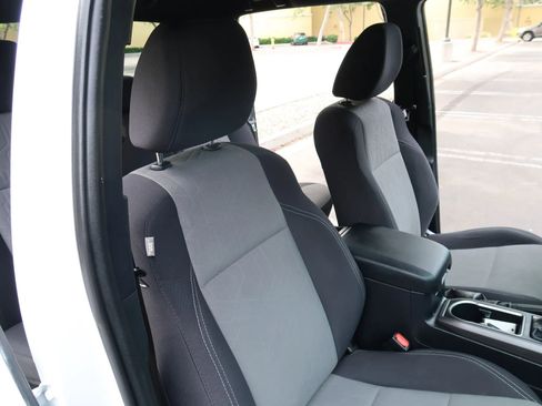 Used 2020 Toyota Tacoma TRD Sport w/ Technology Package image 24