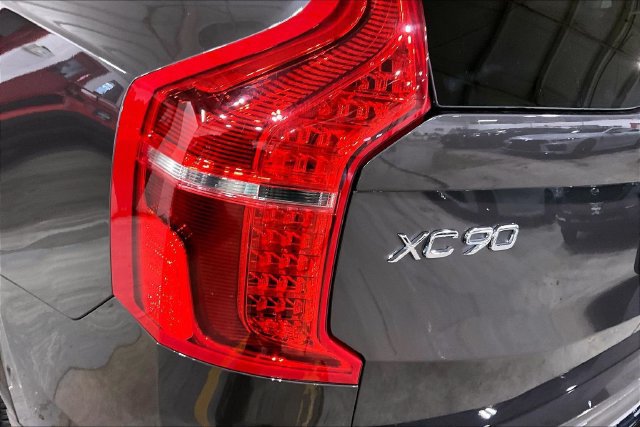 Certified 2024 Volvo XC90 B5 Plus w/ Protection Package AWD/4WD image 34