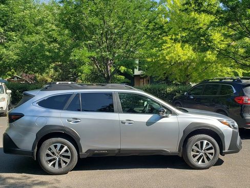 Used 2025 Subaru Outback Premium w/ Popular Package #1A image 2