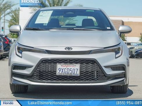 Used 2026 Toyota Corolla SE FWD image 3