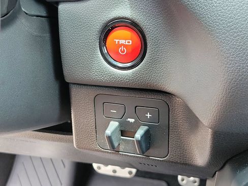 Used 2025 Toyota Tundra TRD Pro AWD/4WD image 30