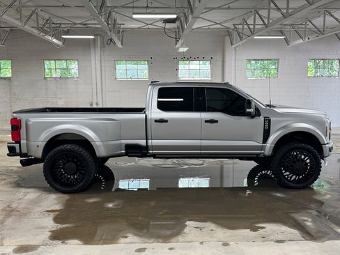 Used 2024 Ford F450 Platinum w/ Camper Package image 56