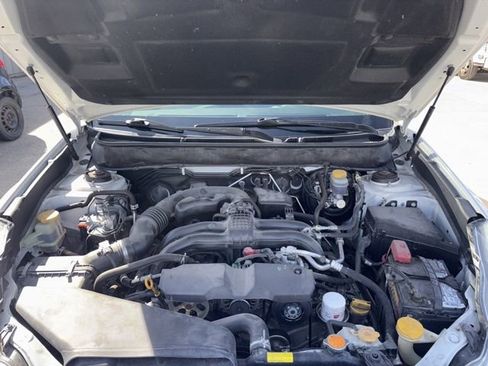 Used 2014 Subaru Outback 2.5i Limited image 11