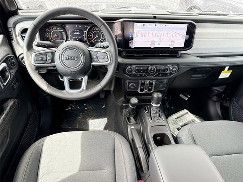 New 2025 Jeep Wrangler Sahara w/ Technology Group image 24