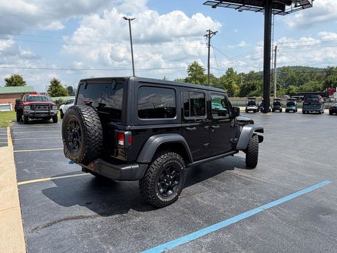 Used 2023 Jeep Wrangler Unlimited w/ Cold Weather Group AWD/4WD image 3