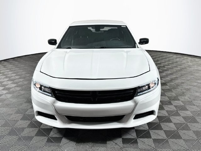 Used 2023 Dodge Charger SXT RWD image 2