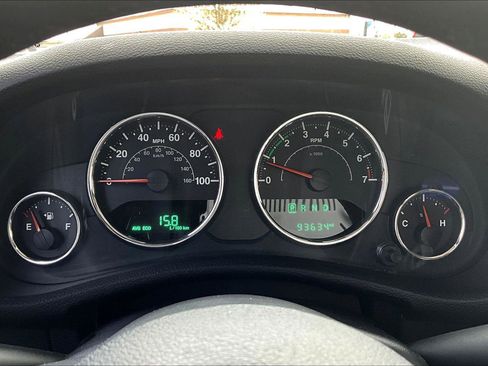 Used 2018 Jeep Wrangler Unlimited Sahara image 20