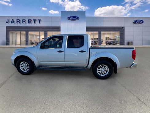 Used 2018 Nissan Frontier SV w/ Value Truck Package RWD image 4