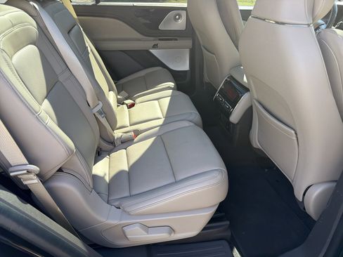 Used 2022 Lincoln Aviator Reserve w/ Equipment Group 201A image 15