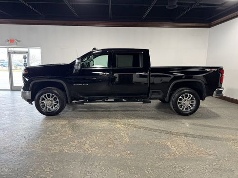 Used 2024 Chevrolet Silverado 3500 LTZ w/ LTZ Plus Package image 7