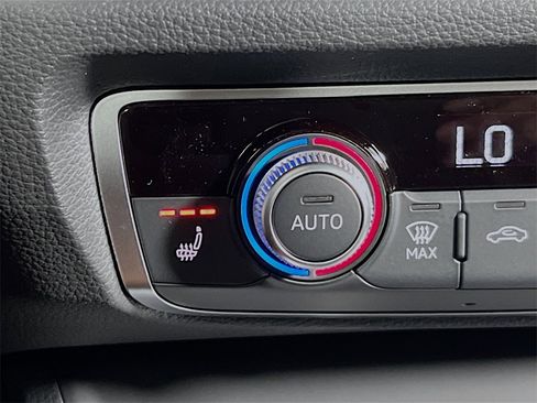 New 2025 Audi Q3 2.0T Premium image 19