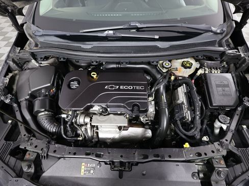 Used 2017 Chevrolet Cruze LT image 38