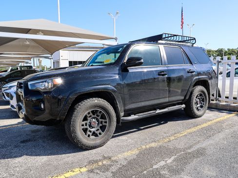 Used 2023 Toyota 4Runner SR5 Premium w/ Moonroof Package AWD/4WD image 3
