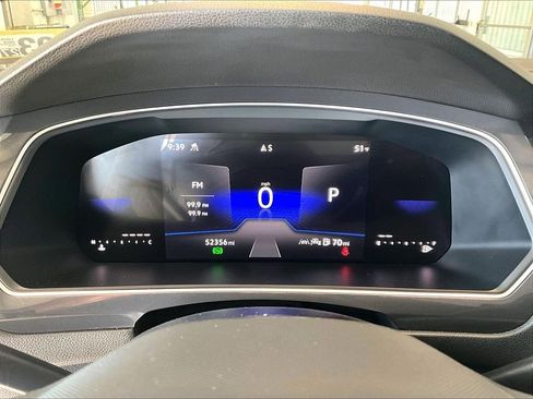 Used 2024 Volkswagen Tiguan SE image 25