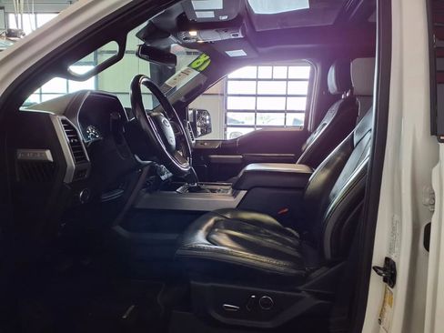 Used 2018 Ford F150 Platinum w/ Equipment Group 701A Luxury AWD/4WD image 17