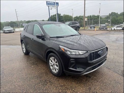 Used 2023 Ford Escape Active w/ Tech Pack #2 FWD image 12