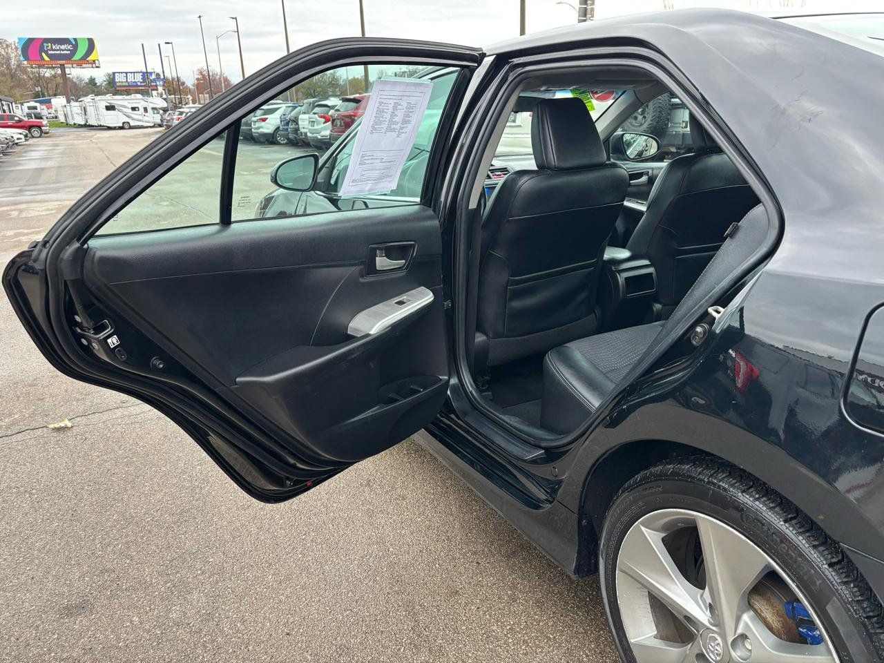 Used 2014 Toyota Camry SE FWD image 13