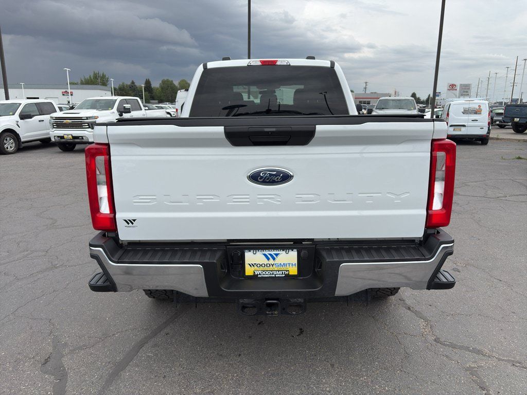 Used 2025 Ford F250 XLT AWD/4WD image 4