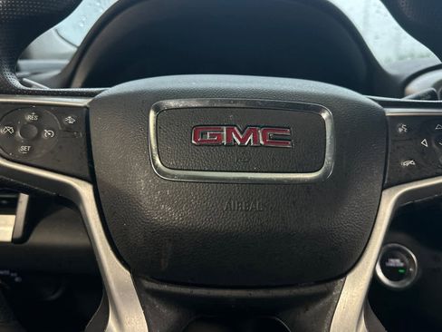 Used 2024 GMC Terrain SLE image 26