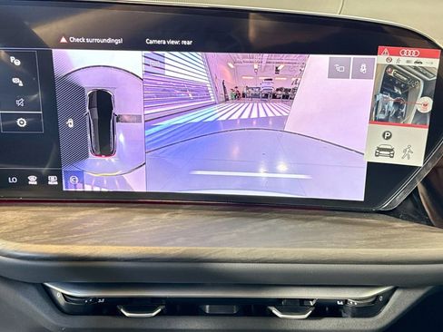 New 2025 Audi Q5 Prestige image 12