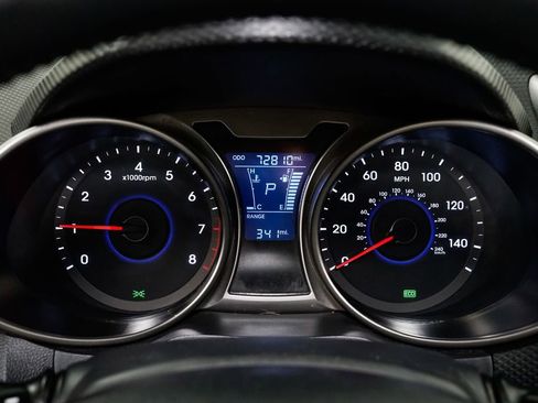 Used 2016 Hyundai Veloster w/ Option Group 02 image 12