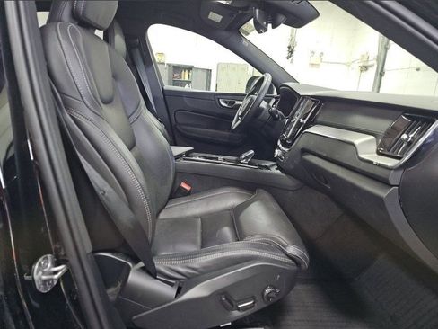 Used 2024 Volvo XC60 T8 Ultimate w/ Protection Package Premier image 12