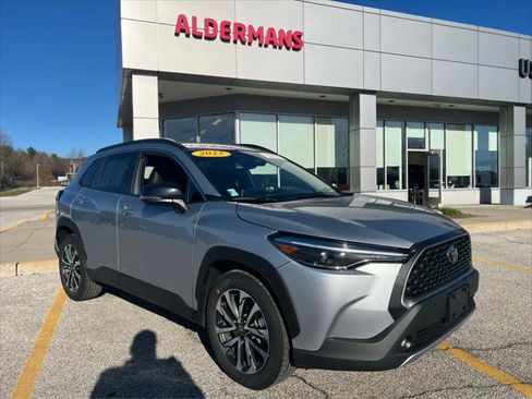 Certified 2025 Toyota Corolla Cross XLE AWD/4WD image 1