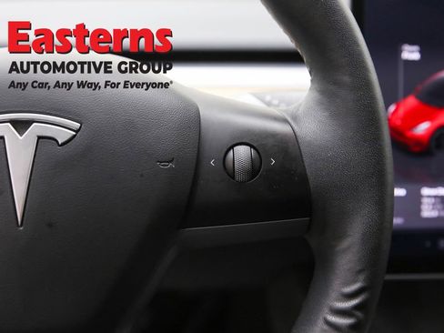 Used 2022 Tesla Model Y Performance image 15