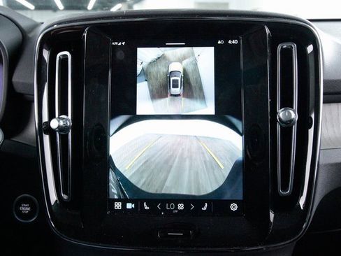 Certified 2025 Volvo XC40 B5 Plus image 16