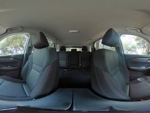 Used 2025 Nissan Rogue SV FWD image 40