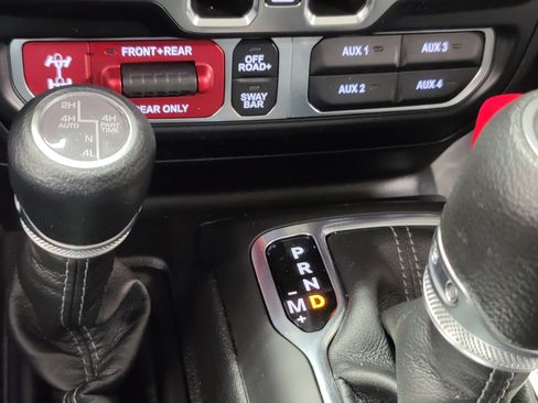 Used 2024 Jeep Wrangler Unlimited Rubicon 4xe w/ Technology Group image 23