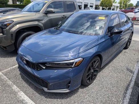 Used 2025 Honda Civic Sport image 2