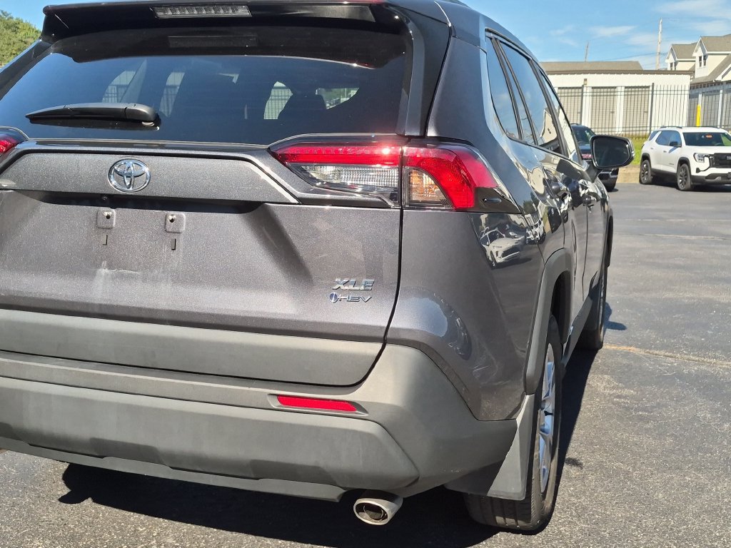 Used 2025 Toyota RAV4 XLE w/ Convenience Package AWD/4WD image 7