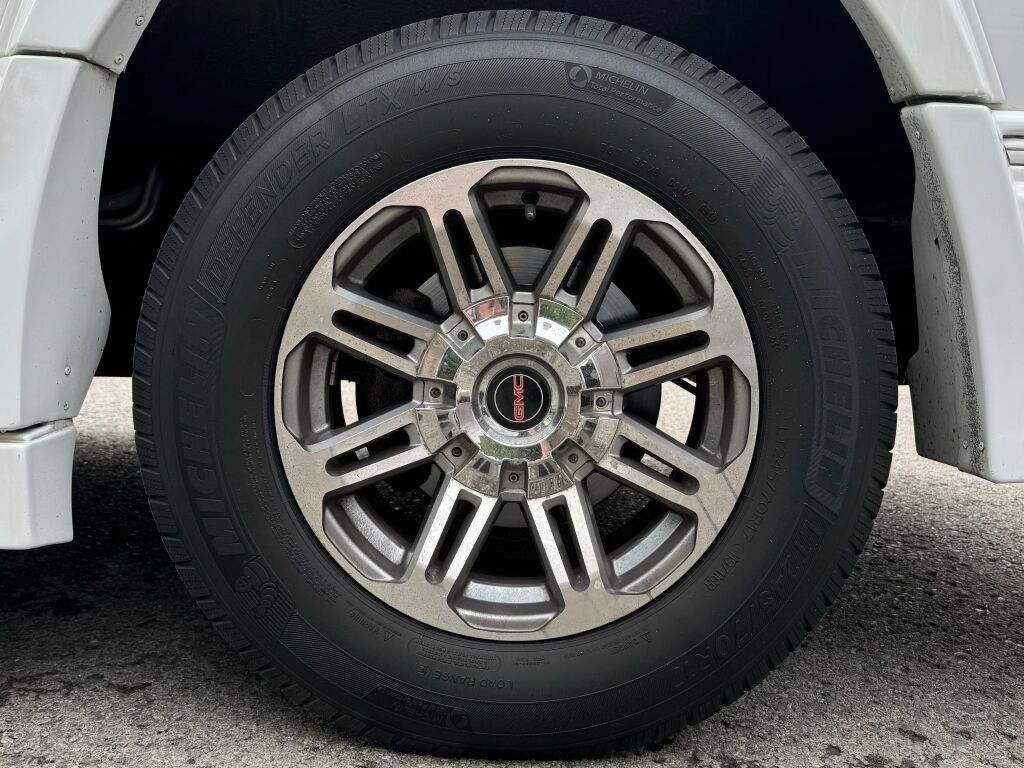 Used 2019 GMC Savana 2500 w/ Enhanced Convenience Package RWD image 10