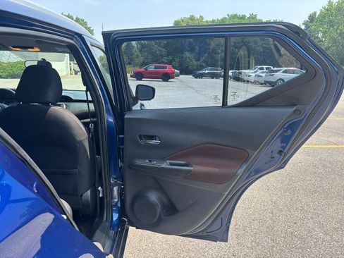 Used 2019 Nissan Kicks SR FWD image 16