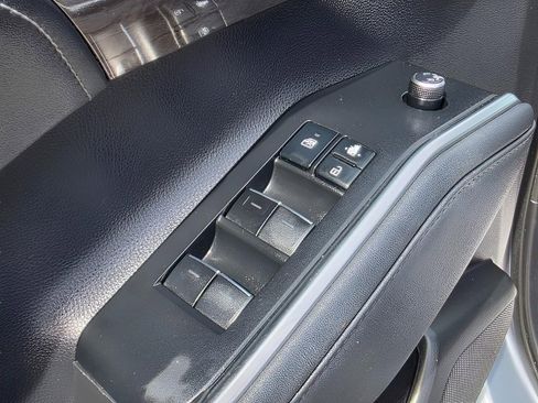 Used 2021 Toyota Highlander Platinum image 18