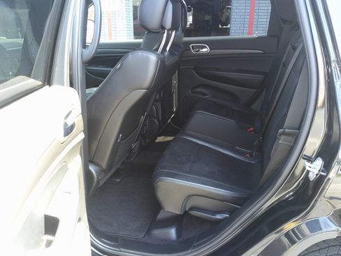 Used 2018 Jeep Grand Cherokee Altitude AWD/4WD image 19