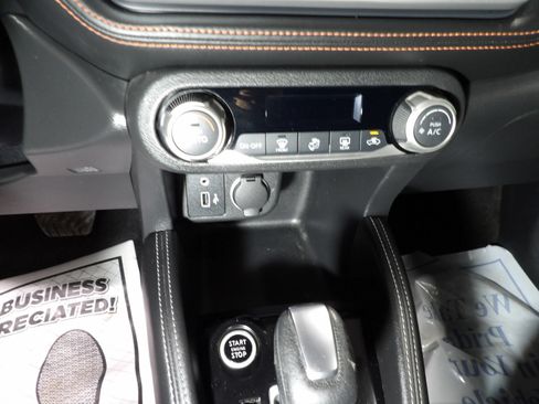 Used 2019 Nissan Kicks SR FWD image 16