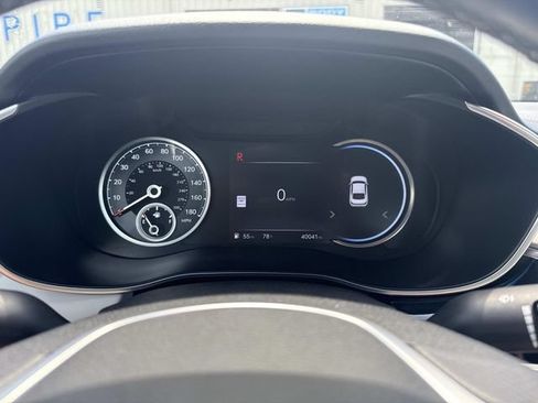 Used 2024 Genesis G70 2.5T RWD image 32