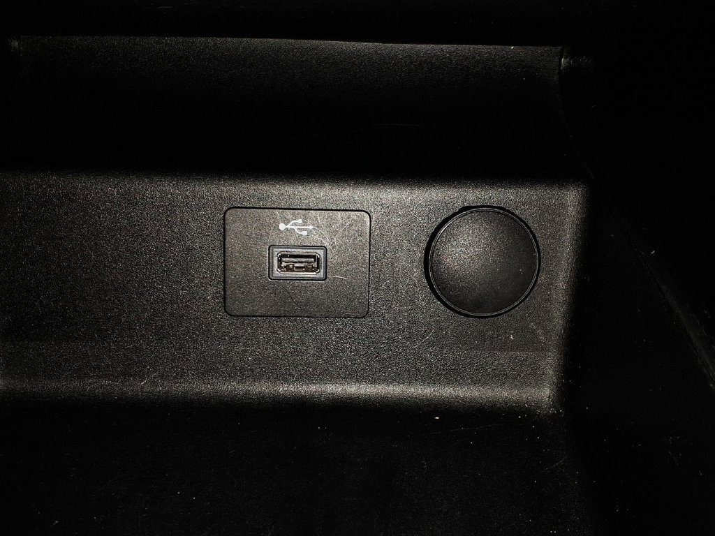 Used 2018 Ford Fusion SE FWD image 23