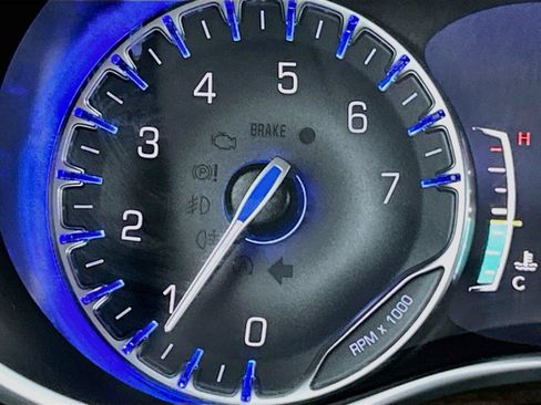 Used 2024 Chrysler Pacifica Limited FWD image 39