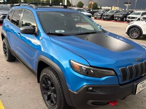 Used 2021 Jeep Cherokee Trailhawk w/ Sun, Sound & Nav Group AWD/4WD image 8