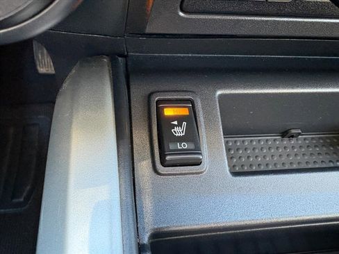 Used 2024 Nissan Titan SV w/ SV Convenience Package image 10