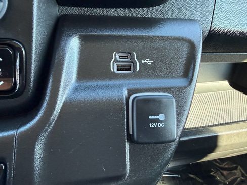 Used 2024 RAM ProMaster 2500 w/ Convenience Group FWD image 36